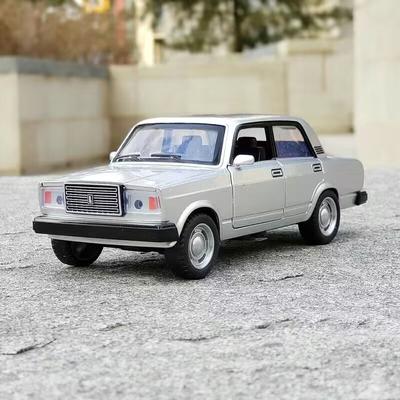 1/32 LADA NIVA Классический Автомобиль Сплав Модель Автомобиля Литье под Давлением Металлическая Игрушечная Машина Модели Транспортных Средств Симуляция Звук Свет Коллекция Детский Подарок