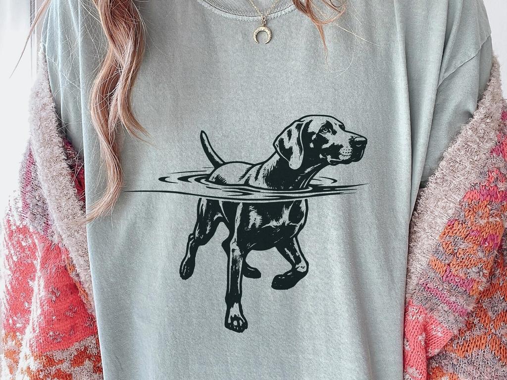 Water Weimaraner (Vizsla) T-Shirt: Swimming Dog Mom or Dad Gift Tee