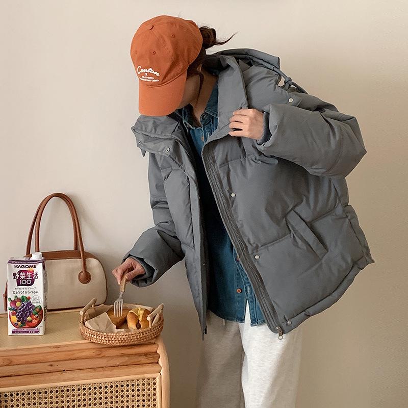 Хлопковая куртка для женщин короткая осенне-зимняя с капюшоном