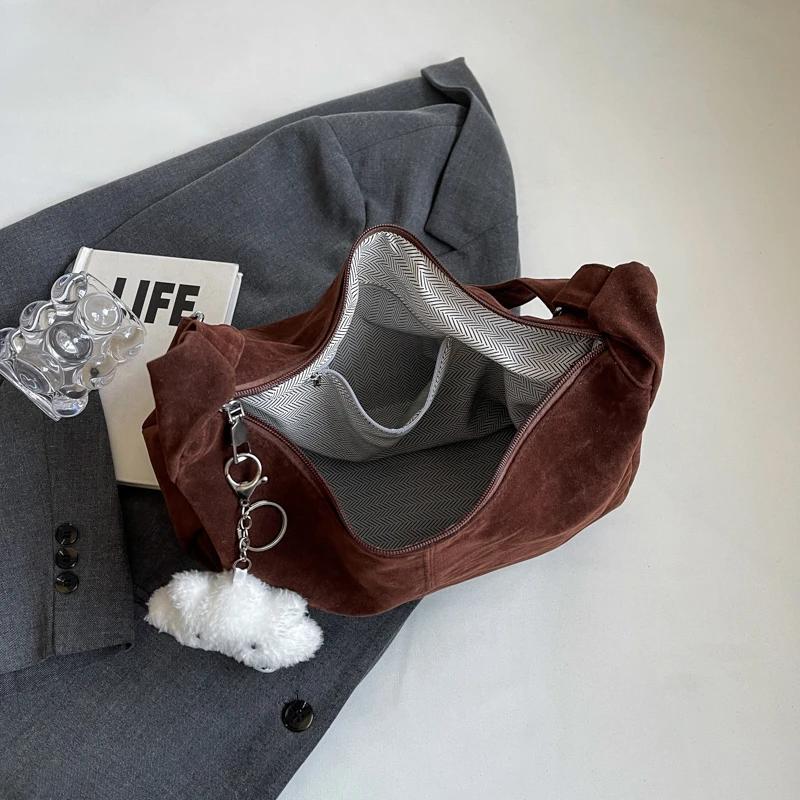 Матовая женская сумка кроссбоди  большой вместимости  сумка на плечо с маятником  нишевый маленький дизайн  ретро