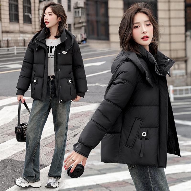 Женская короткая ветрозащитная теплая зимняя куртка с капюшоном и рукавами реглан