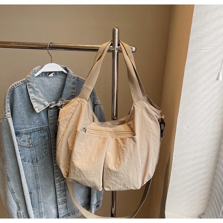 Large Capacity Casual Messenger Bag Women's 2025 New Bag College Student Class Bag Commuting Travel Lightweight Shoulder Bag