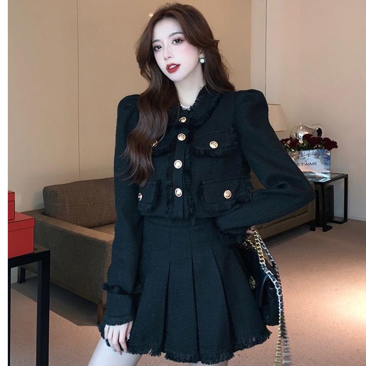 Шикарный женский костюм во французском стиле: Комплект из двух предметов: куртка и короткая юбка