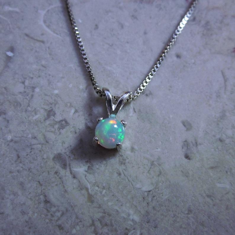 Подлинное ожерелье из белого опала, кулон с солитером из настоящего опала, высококачественный настоящий опал, кулон с камнем, рожденным в октябре, только в подарок