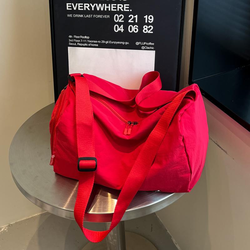 Легкая и вместительная сумка из ткани Оксфорд, женская новая универсальная простая спортивная наплечная сумка, дорожная сумка-мессенджер