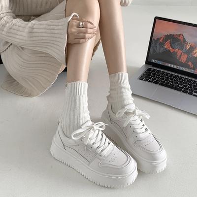 Туфли белые женские с круглым носком и толстой подошвой, новинка 2025 года, популярные, универсальные, легкие, с низким верхом, повседневные, для занятий спортом на доске