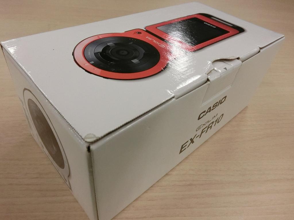 Casio Цифровая камера EXILIM EXFR10WE Разделение камеры Freestyle Camera Мегапиксели Белая секция/Управление 14.1 EX-FR10WE