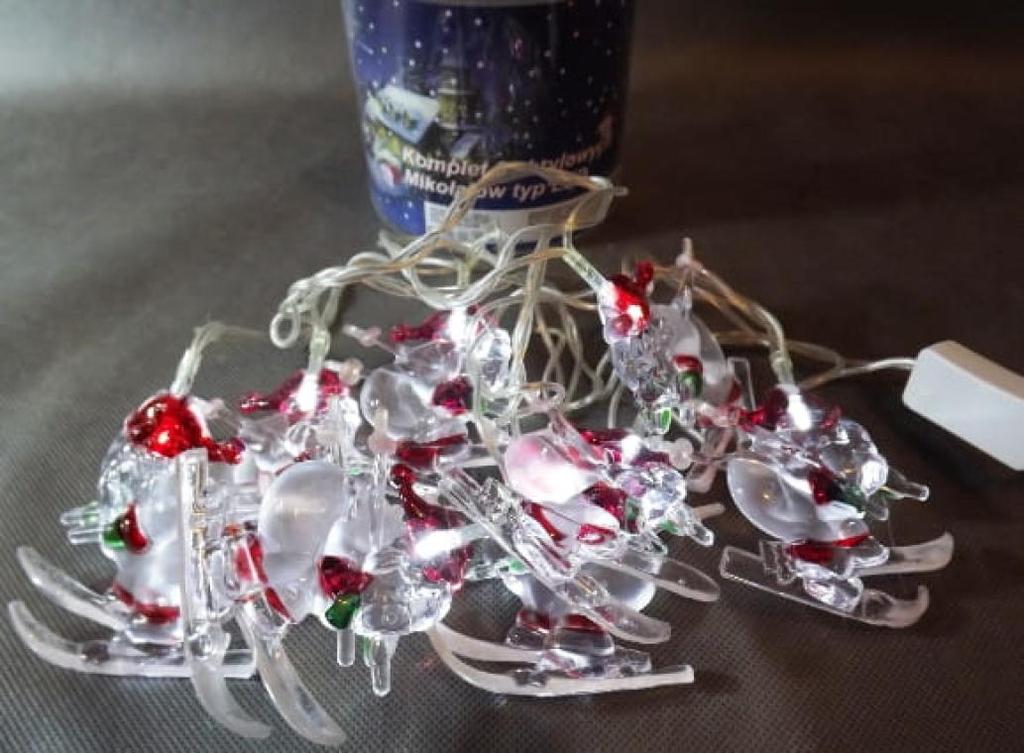 Set of 8 LED Santa Claus Lamps on a Transparent Cable, Length 1.5m, 220V-240V for Indoor Use