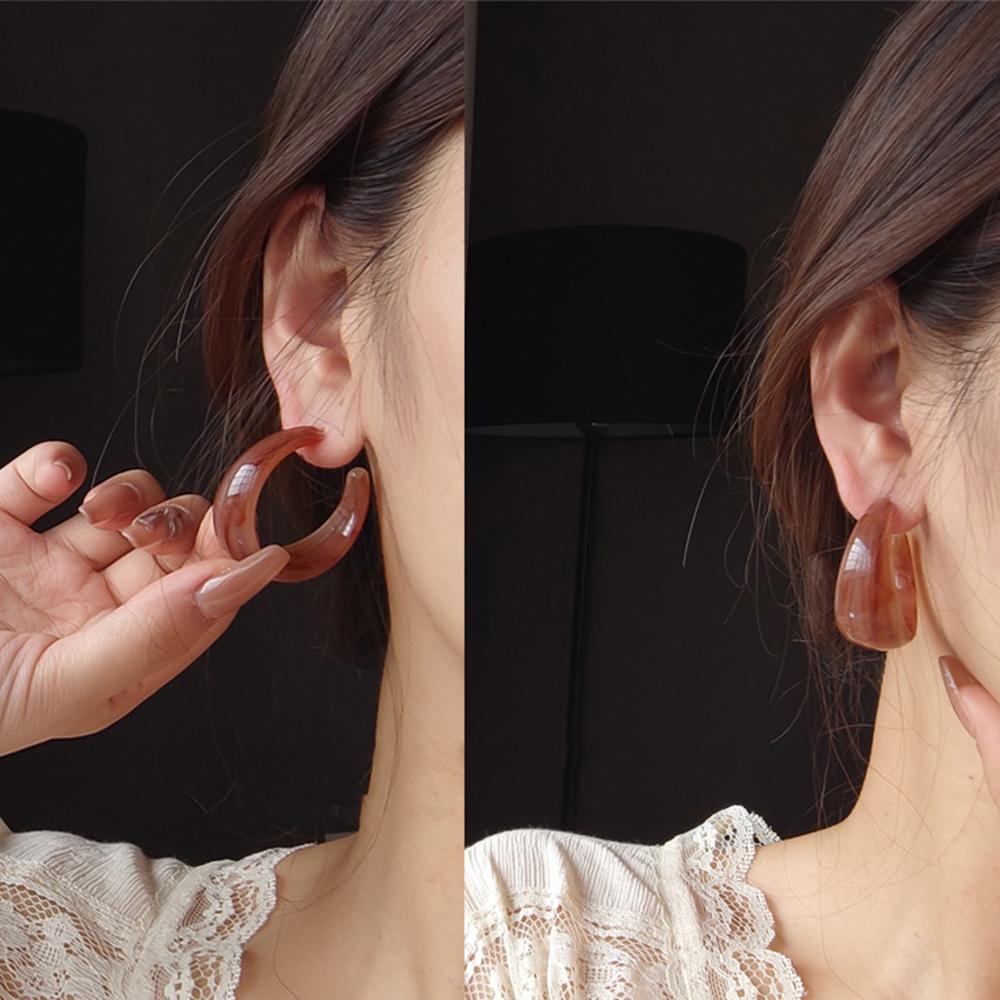 Подарки для девочек Серьги-кольца из смолы в винтажном стиле с геометрическим узором Прозрачные серьги в форме буквы C Акриловые серьги