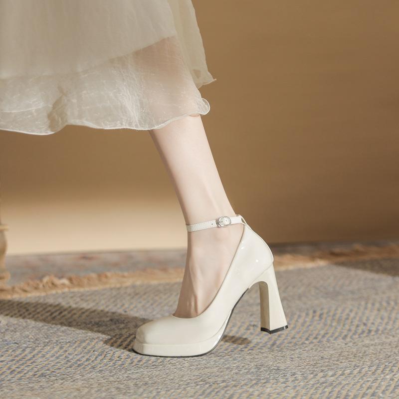 Модные женские 2025 Осень Новый стиль Туфли на высоком каблуке Французский стиль Красные Вечерние Теплые Одинарные туфли Толстый каблук Мэри Джейн Свадебная обувь