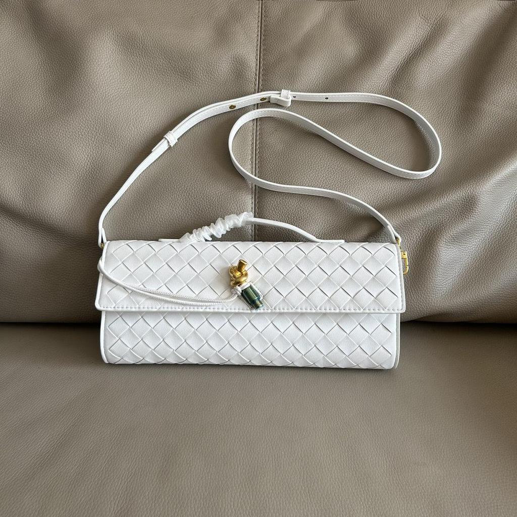 2024 Spring Hand-Woven Crossbody Baguette Bag - European & American Fashion Style