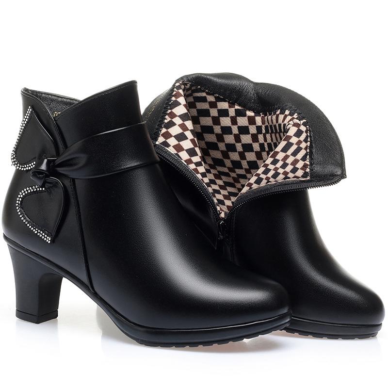 Женские туфли на высоком каблуке, ботильоны из мягкой кожи, осенне-зимние плюшевые сапоги для снега, брендовые, с острым носком, на среднем каблуке, мамины хлопковые туфли