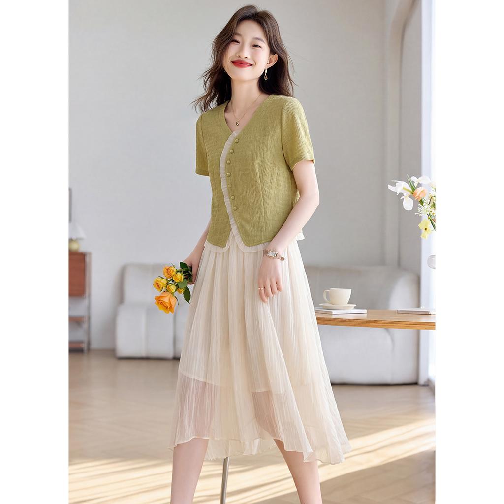 Women's high-end two-piece set [top+half skirt] Comfortable women's skirt for spring and summer outings commuting versatile skirt