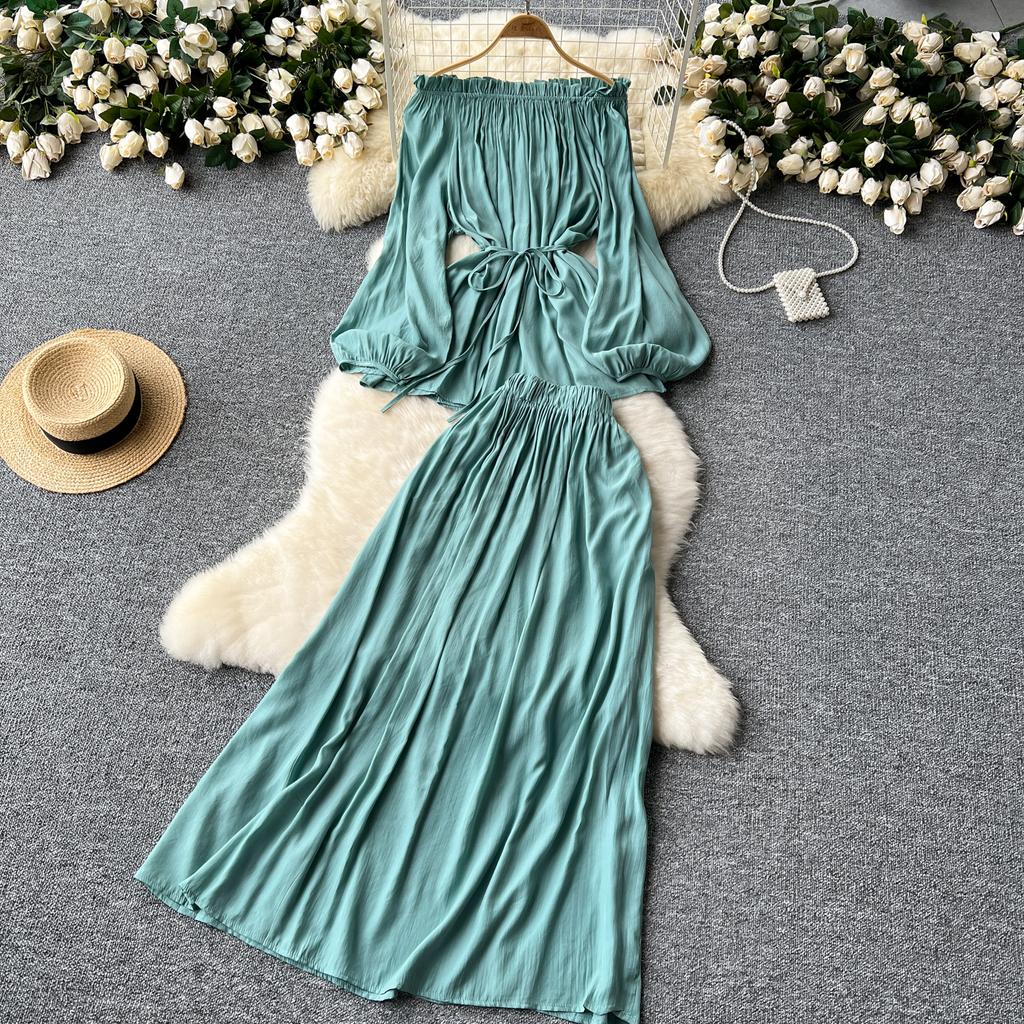 Нежный женский комплект из двух предметов: топ с открытыми плечами и вырезом-лодочкой, длинный рукав, приталенный топ + юбка с завышенной талией и широким подолом