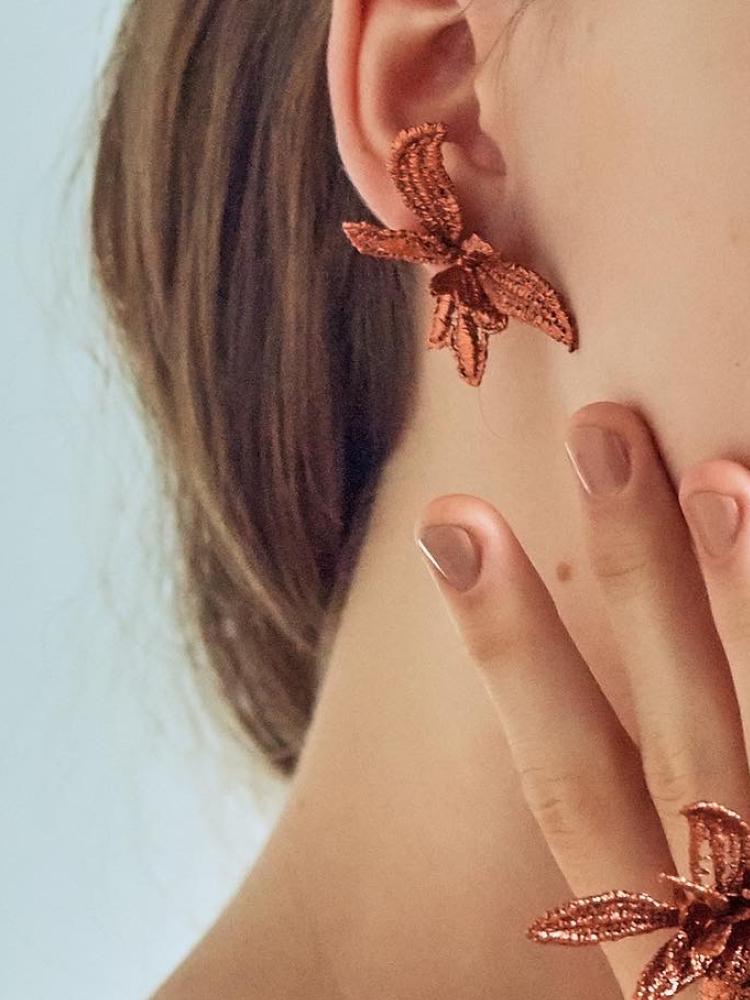 Elyona Garden Studs