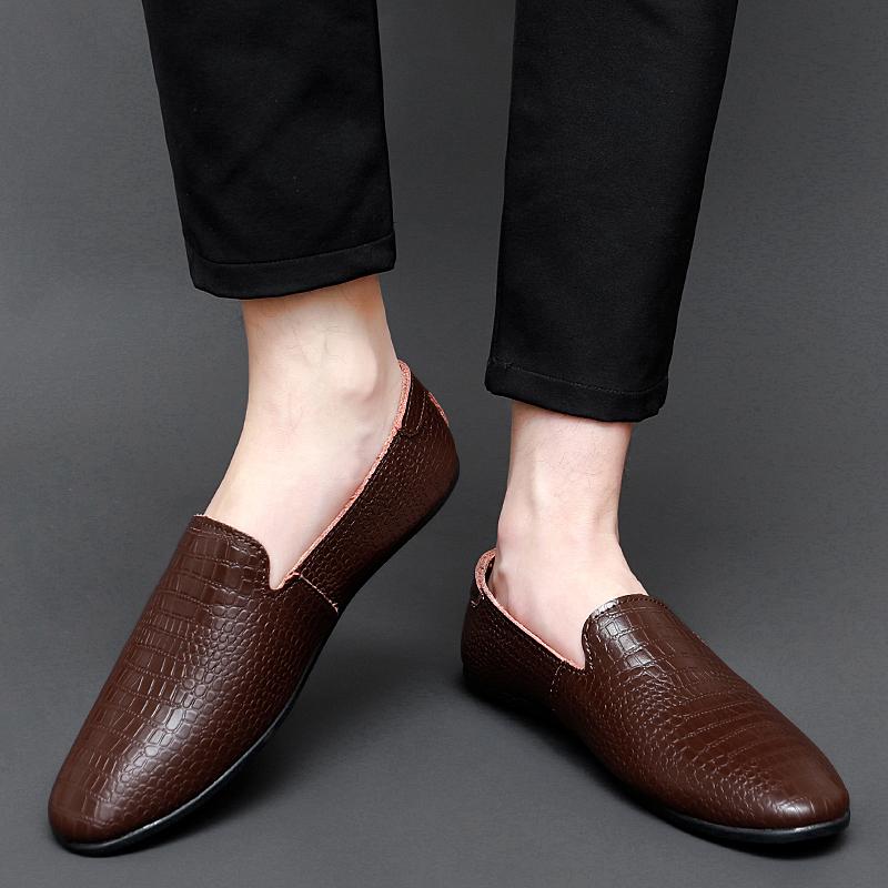 Модные мужские туфли slip on England Дышащие мужские мокасины из натуральной кожи Удобная обувь для мужчин Легкие мужские мокасины slip on