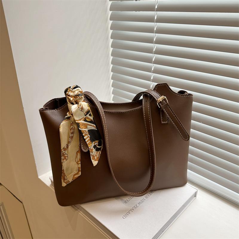 Early Spring New High-end Solid Color Tote Bag Silk Scarf Shoulder Bag Large-capacity Commuter Women's Bag Simple and Versatile