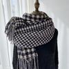 Женский зимний шарф, новый теплый ретро клетчатый контрастного цвета, клетка «тысяча птиц», вязаный шарф с бахромой
