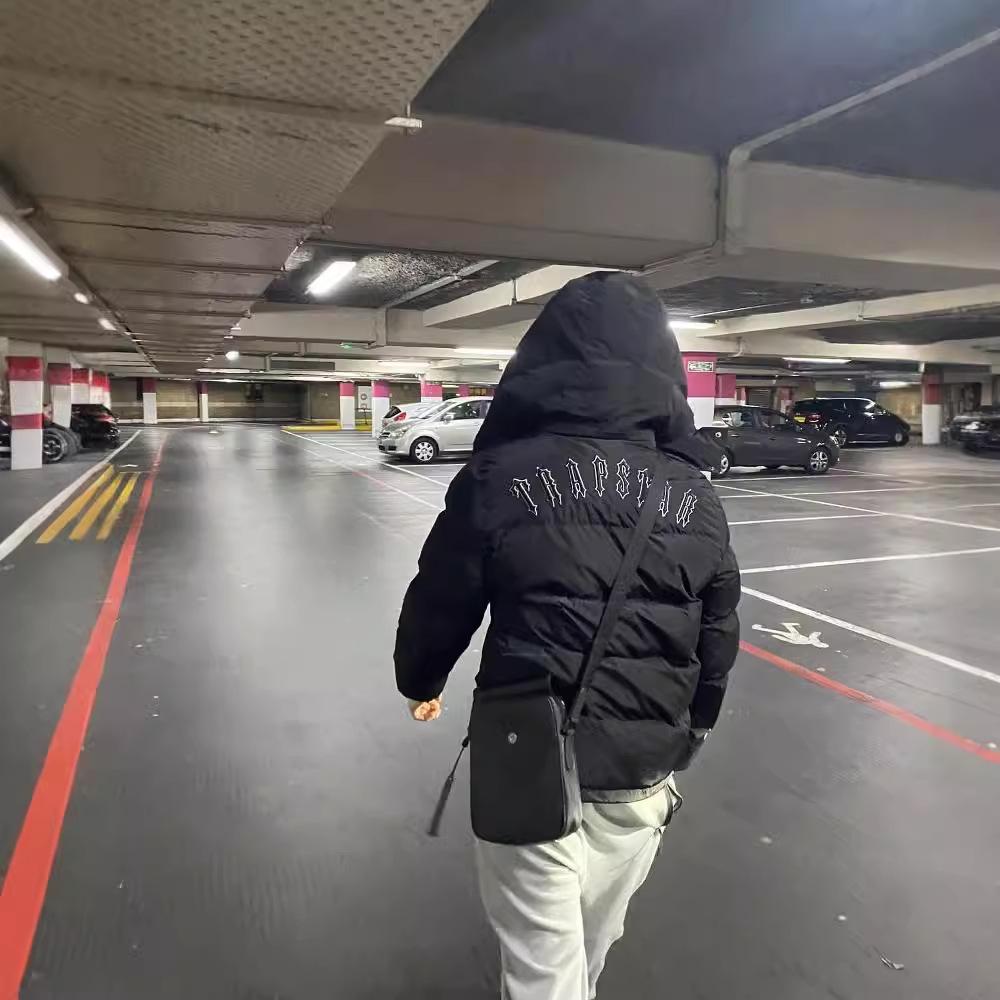Мужская зимняя пуховая куртка с капюшоном и вышивкой Trapstar - Американский уличный хип-хоп стиль