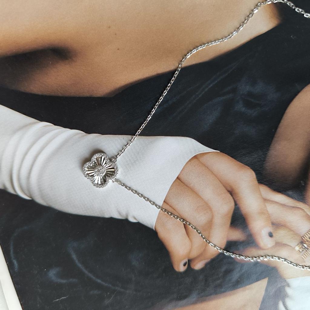 Silver Necklace with Cubic Zirconia, Item Weight 4.15 G (2182658)