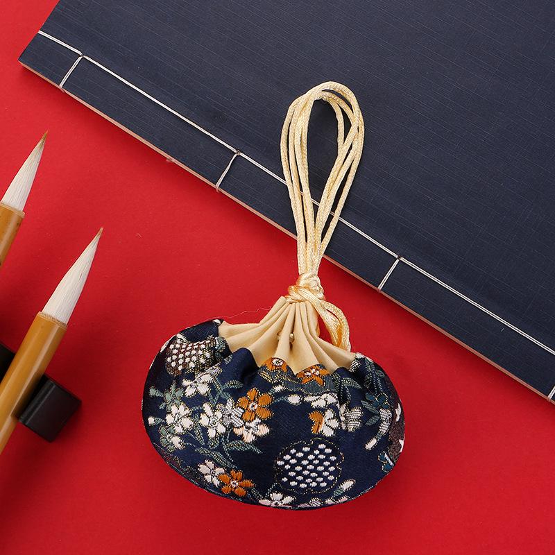 Sachet Hanfu Pouch: Traditional Chinese-Style Portable Scented Bag and Mosquito Repellent