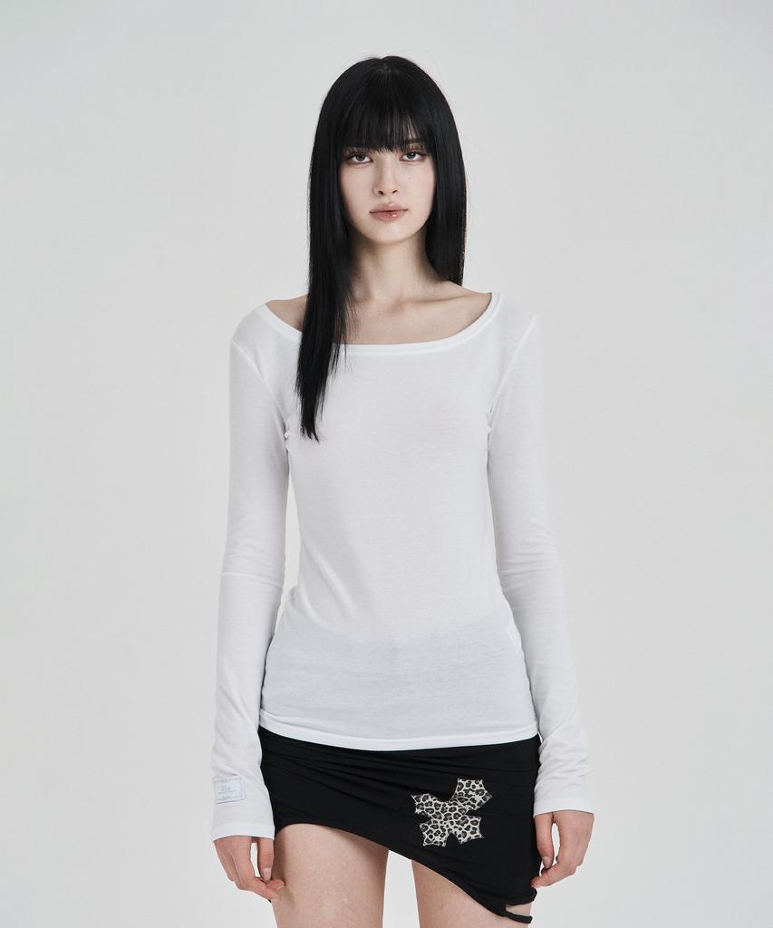 ILLIO White My One Scoop Neck Longsleeve