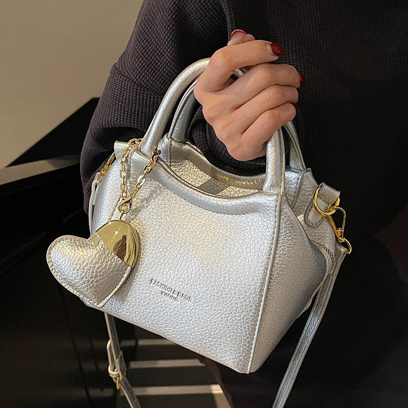 Модная и популярная корейская простая текстурная портативная маленькая квадратная сумка женская для отдыха, для поездок на работу, универсальная однотонная на плечо, сумка-мессенджер