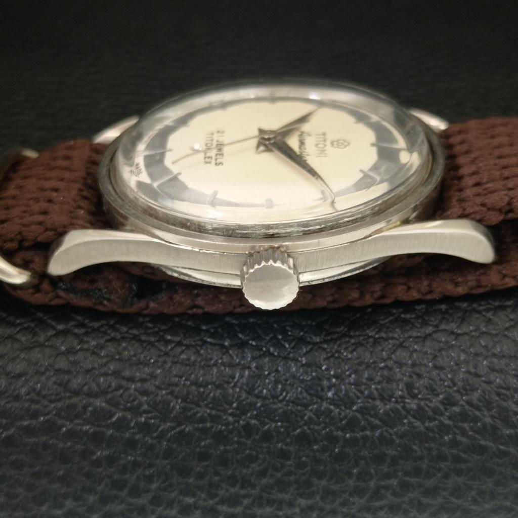Titoni AIRMASTER TITOFLEX ВИНТАЖНЫЕ МЕХАНИЧЕСКИЕ ШВЕЙЦАРСКИЕ МУЖСКИЕ БЕЛЫЕ ЧАСЫ a703208-1