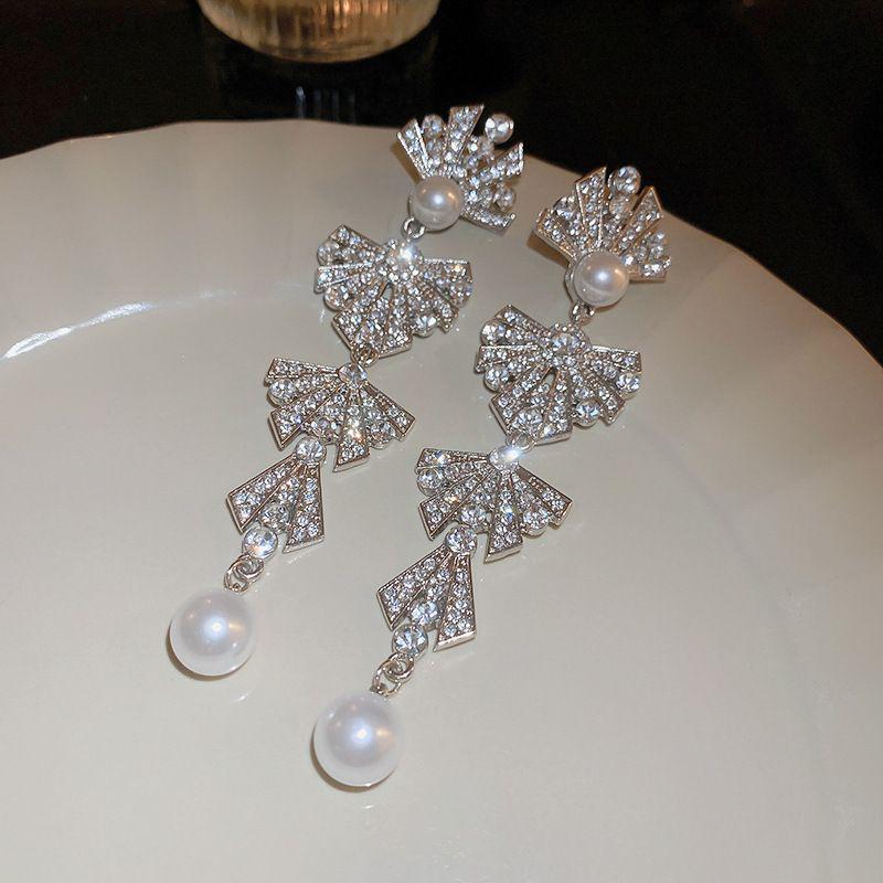 Серьги-кисточки с цветком, инкрустированные бриллиантами «Серебряная игла» - Европейский и американский стиль 2025 Легкая роскошь Женские серьги