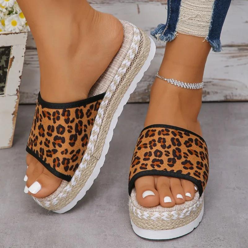 2024 Новые летние стильные тапочки из пеньковой веревки на толстой подошве с танкеткой для женщин, сандалии большого размера для женщин в одну линию