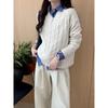 Осень и зима новый ретро свитер женский свободный и простой ветер твист пуловер V-образный вырез длинный рукав маленький базовый вязаный свитер