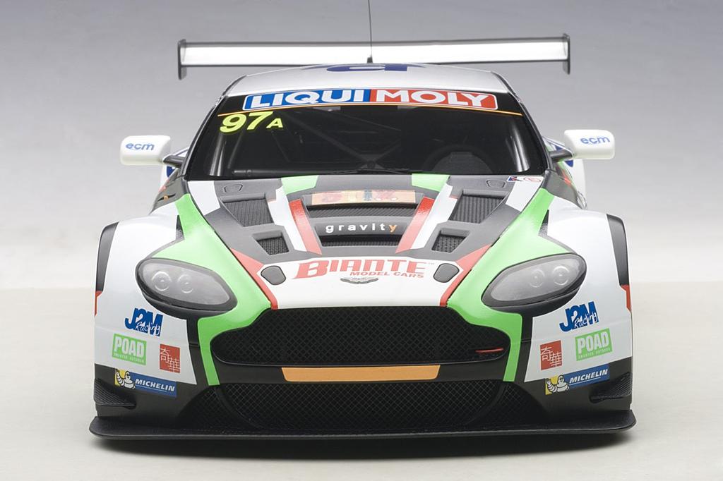 AUTOart Aston Martin V12 Vantage 2015 12 Hour 1/18 #97 (Bathurst Race)