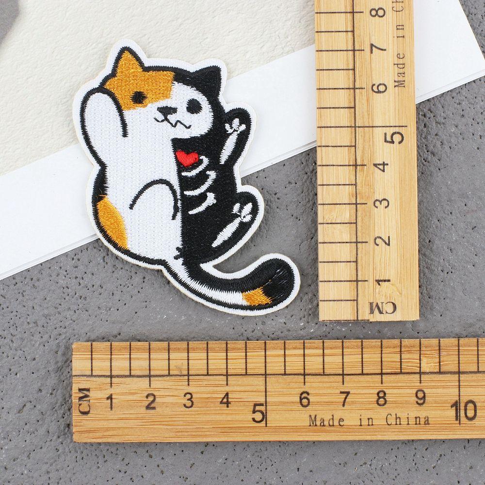 Значки, джинсы, детская одежда, нашивки для одежды, вышивка кота, нашивки с вышивкой кота, аппликации в виде кота