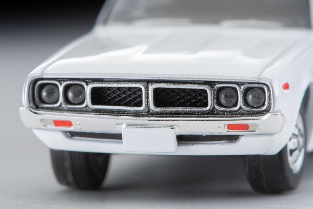 Tomica Limited Vintage Neo LV-N270b Nissan Skyline 2000GT White 74 Year Finished Product