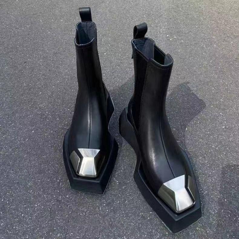 Мода 2025 Новые Металлический Квадратный Носок Платформа Платформа Челси Ботинки Показывать Тонкие Черные Короткие Ботинки Женские Британский Фан Автомобильные Ботинки
