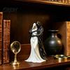 Орнаменты из синтетической смолы Готическая фигурка Жнеца в объятиях, Черно-белый скелет Альтернативная эстетика Коллекционные статуэтки для книжных полок, рабочего стола,