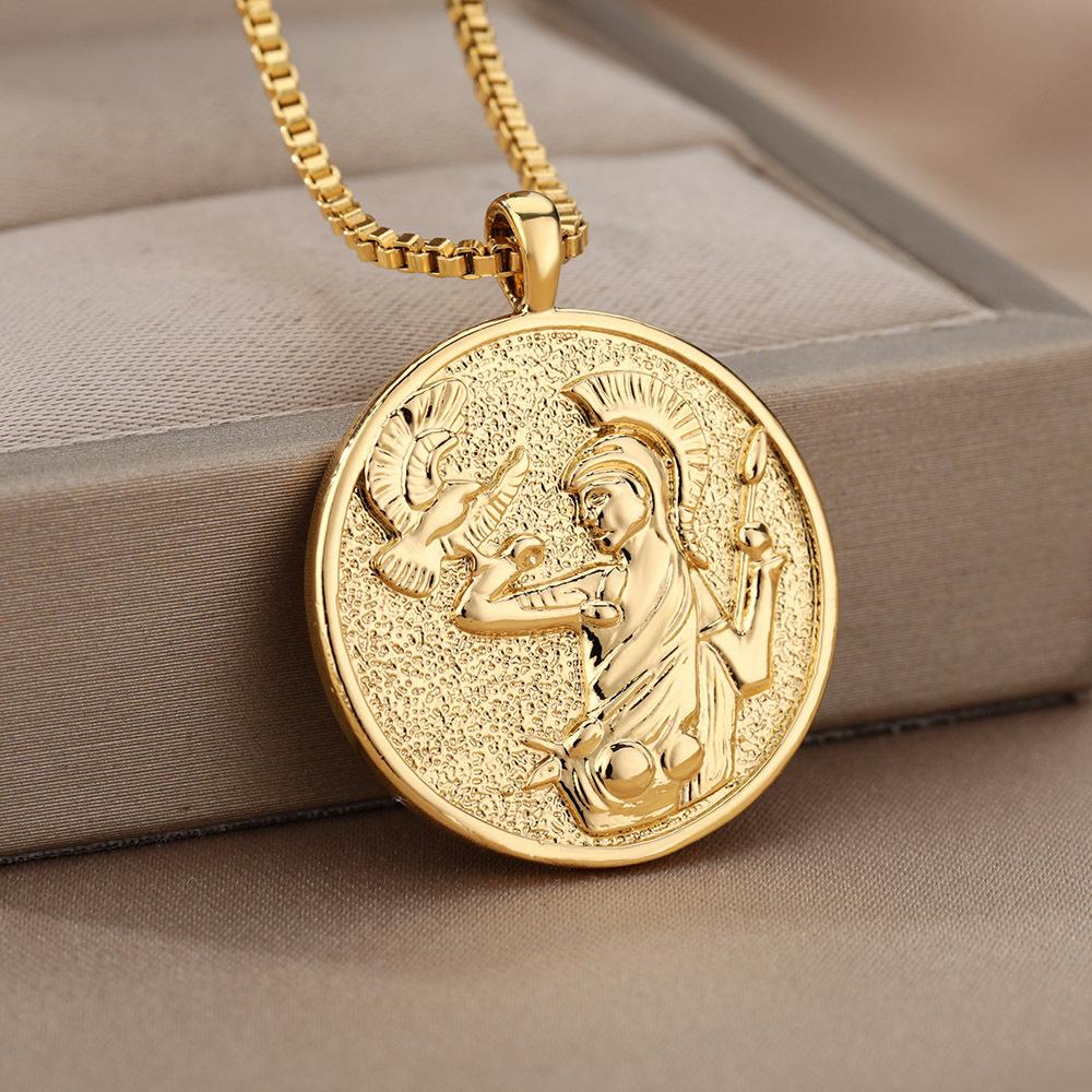 Queen Elizabeth gold coin necklace, titanium plated 18K gold, ins women's collarbone chain, creative gold coin accessories