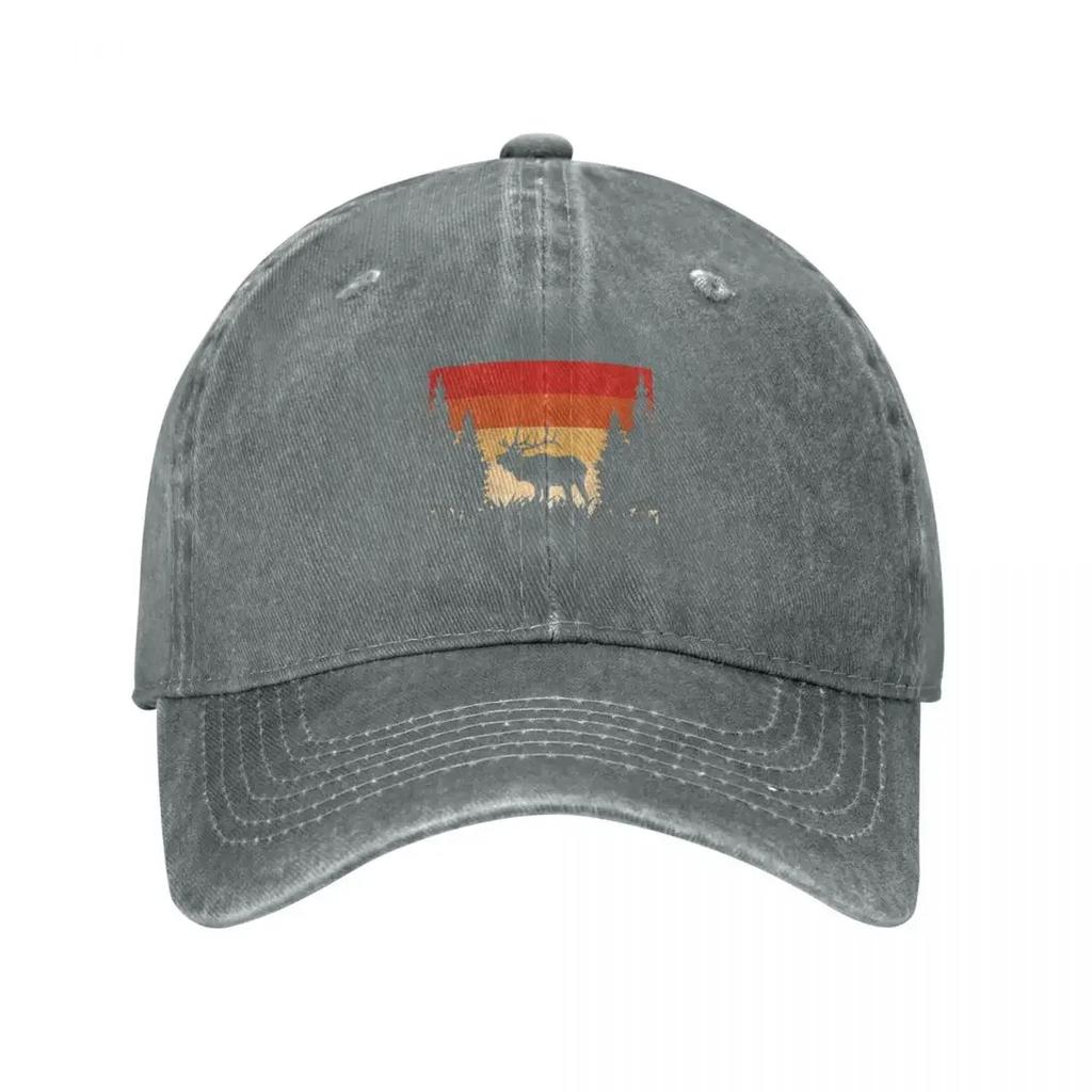 Moose silhouette in a retro sunset background Baseball Cap Luxury Brand Thermal Visor Trucker Hat Hat Beach For Women Unisexs