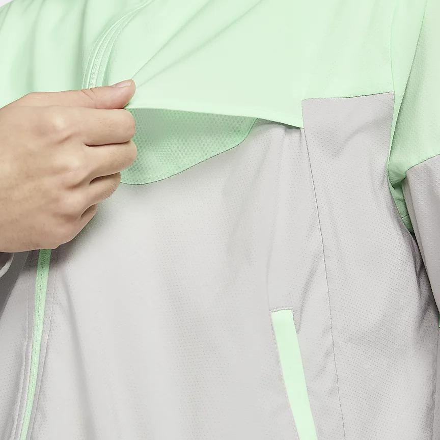 Nike Мужская повседневная ветровка Windrunner с капюшоном, color block, водонепроницаемая, легкая, с длинным рукавом, цвет Паровой зеленый FB7541-376