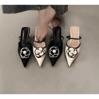 Мода 2025 Горячая распродажа Летние женские шлепанцы на высоком каблуке В британском стиле Заостренный носок Банкетная и профессиональная обувь Повседневные сандалии