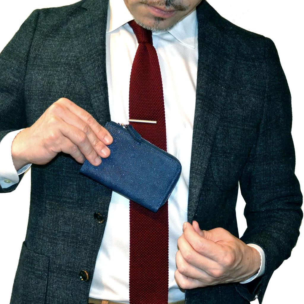 Кожа Химедзи Куродзан, Кожа для доспехов, и Кожа Точиги, Окрашенная индиго, Лакированная, L-образный кошелек с отделением для монет, Сделано в Японии с японским