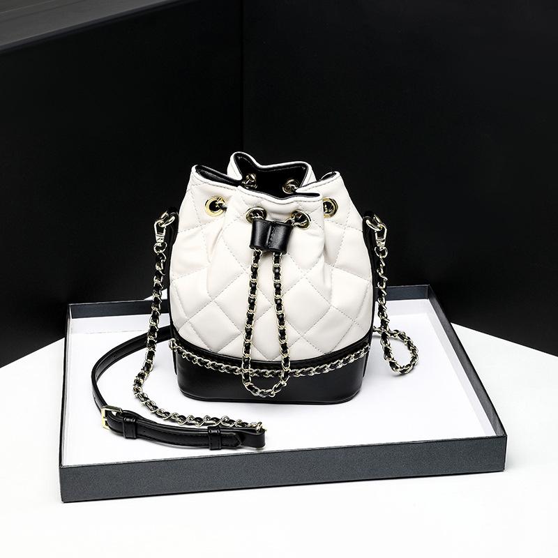 New Spring and Summer Tweed Bucket Bag for Women Korean Style Versatile Diamond Chain Bag One Shoulder Crossbody Bag