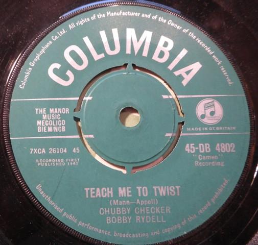 7-дюймовая пластинка CHUBBY CHECKER, BOBBY RYDELL - Teach Me To Twist 45DB4802 COLUMBIA 1962 UK Rock Б/у