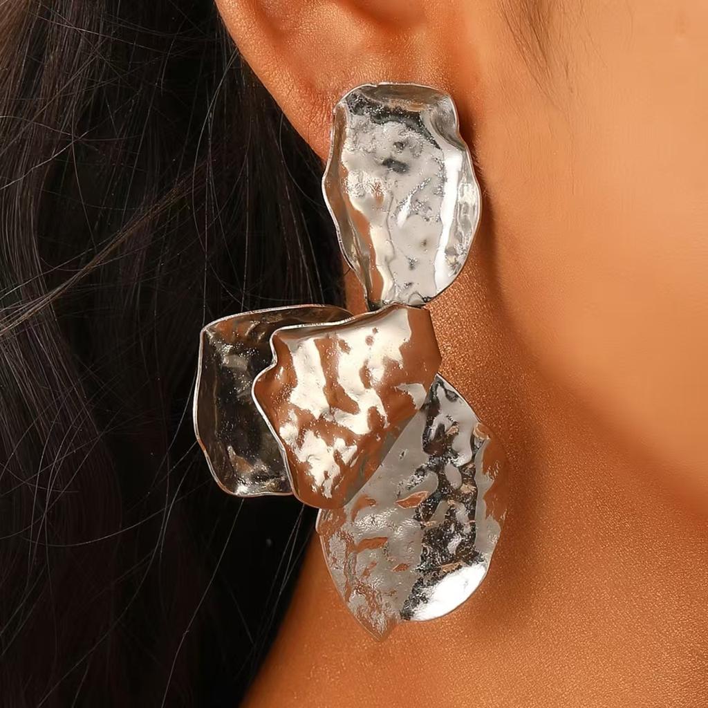 Европейские и американские серьги из сплава в стиле холодного ветра, женские ретро серьги в виде листьев, трансграничная бижутерия, модные серьги женские