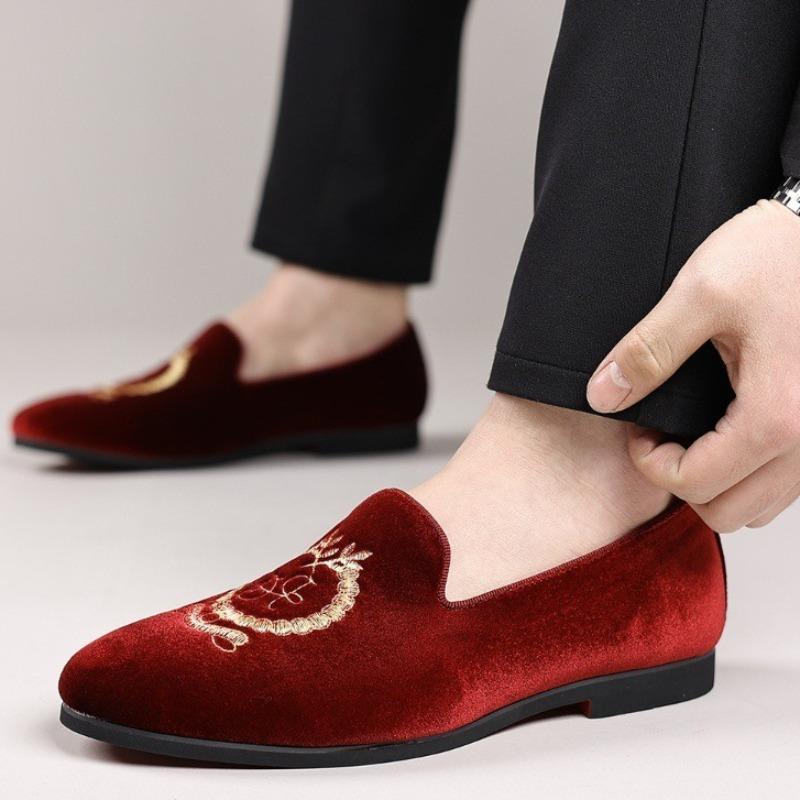 Роскошные дизайнерские лоферы из замшевой кожи с вышивкой, повседневная обувь, остроносые туфли, свадебная обувь для мужчин, мокасины большого размера