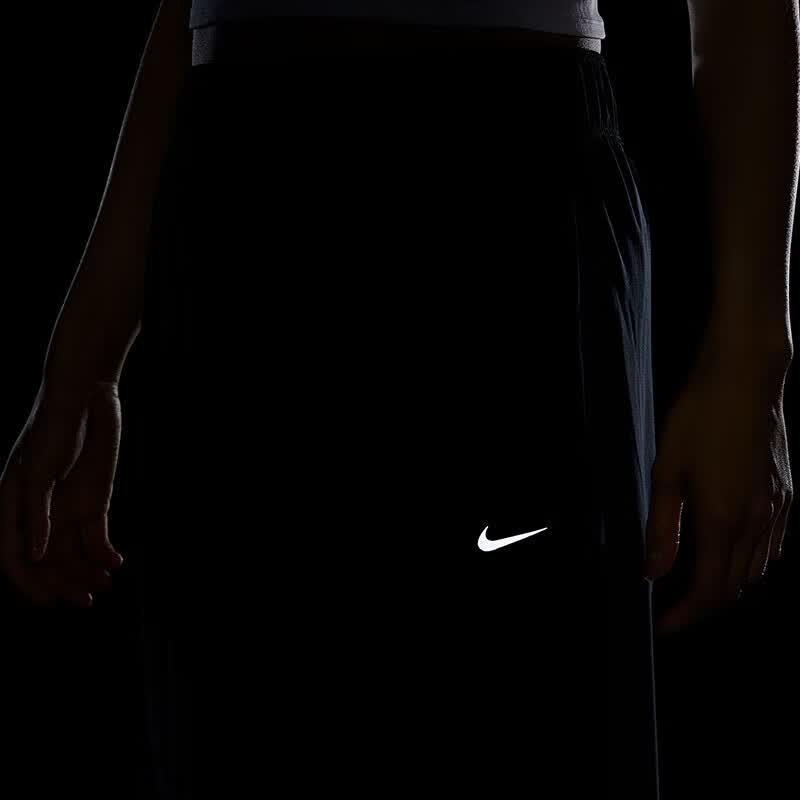 Nike Women's Woven Tapered Capri Pants