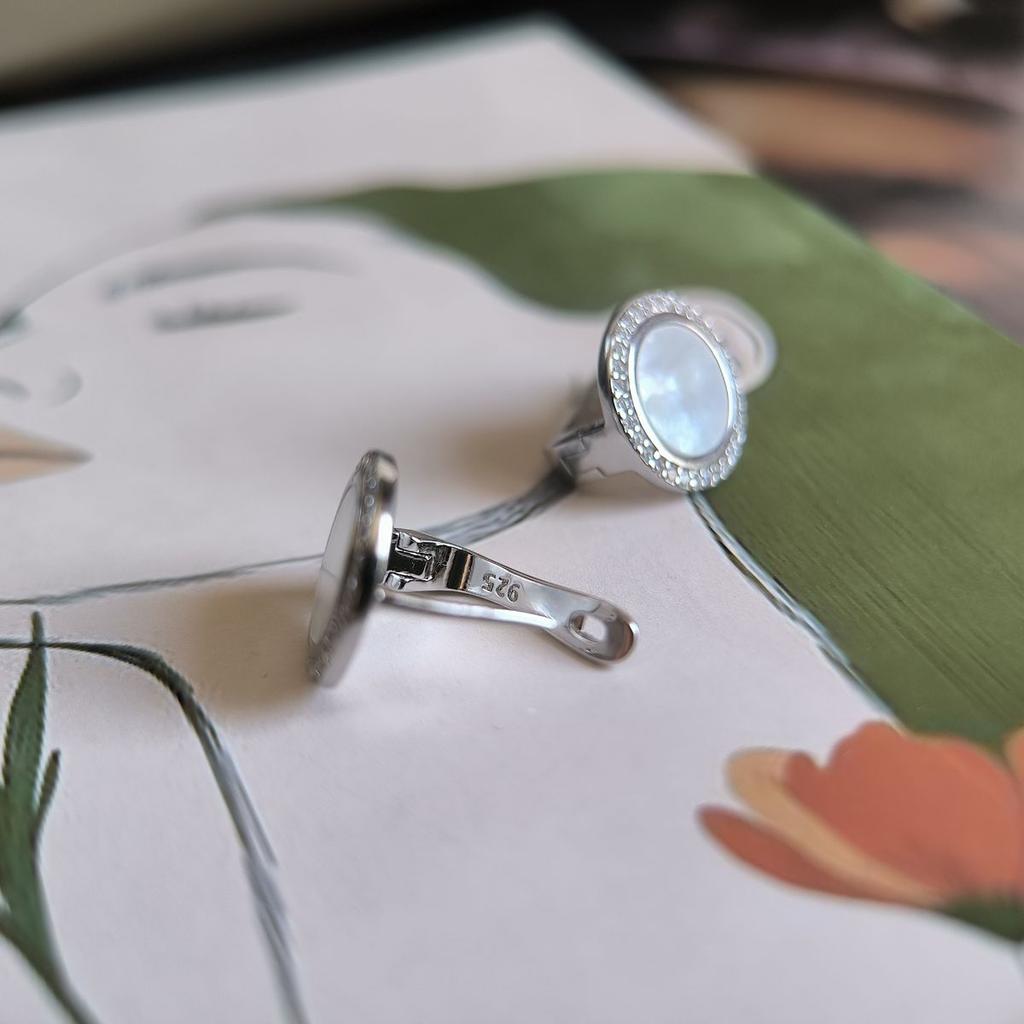 Серебряные серьги с натуральным перламутром, фианитами (2184843)