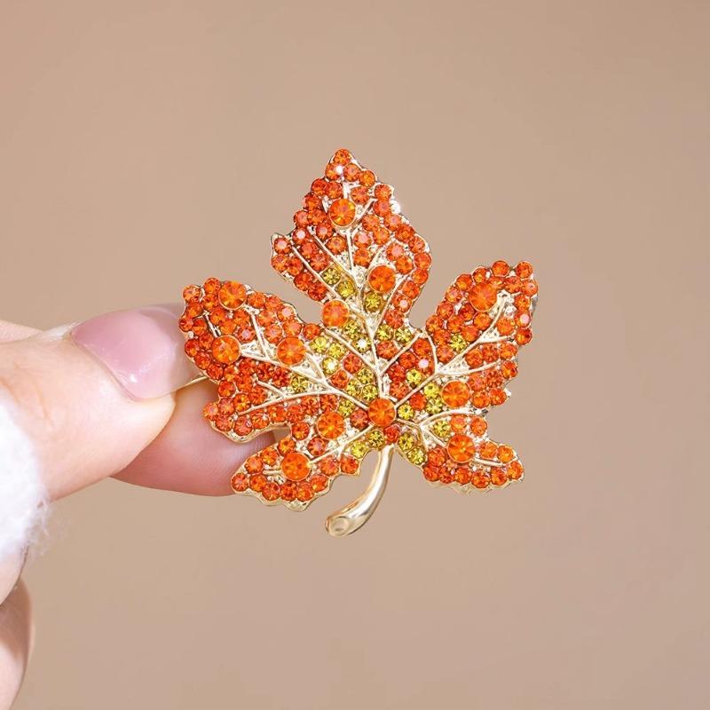 Maple Leaf Brooch, High-end Women's Exquisite Full Diamond Brooch, Retro Niche Suit Coat Corsage, Elegant Accessory