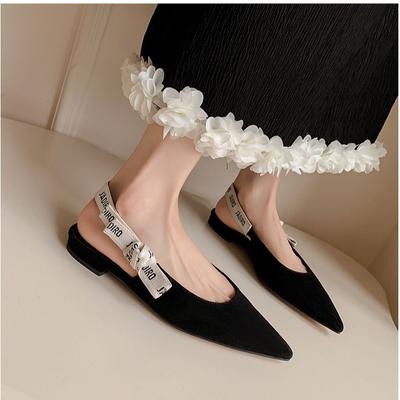 Баотоу пустые сандалии с острым носком на плоской подошве модная женская обувь 2025 весна и лето новые женские сандалии женские