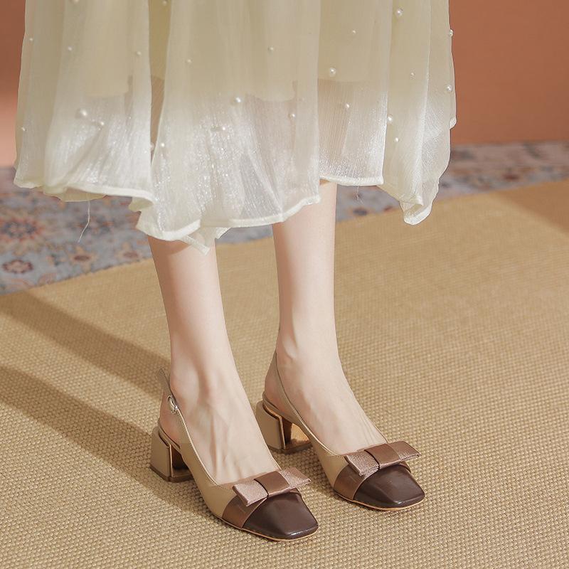 Тапочки Baotou женские летние 2025 года, новые ретро-туфли с квадратным носком и толстым каблуком, сандалии с ремешком сзади